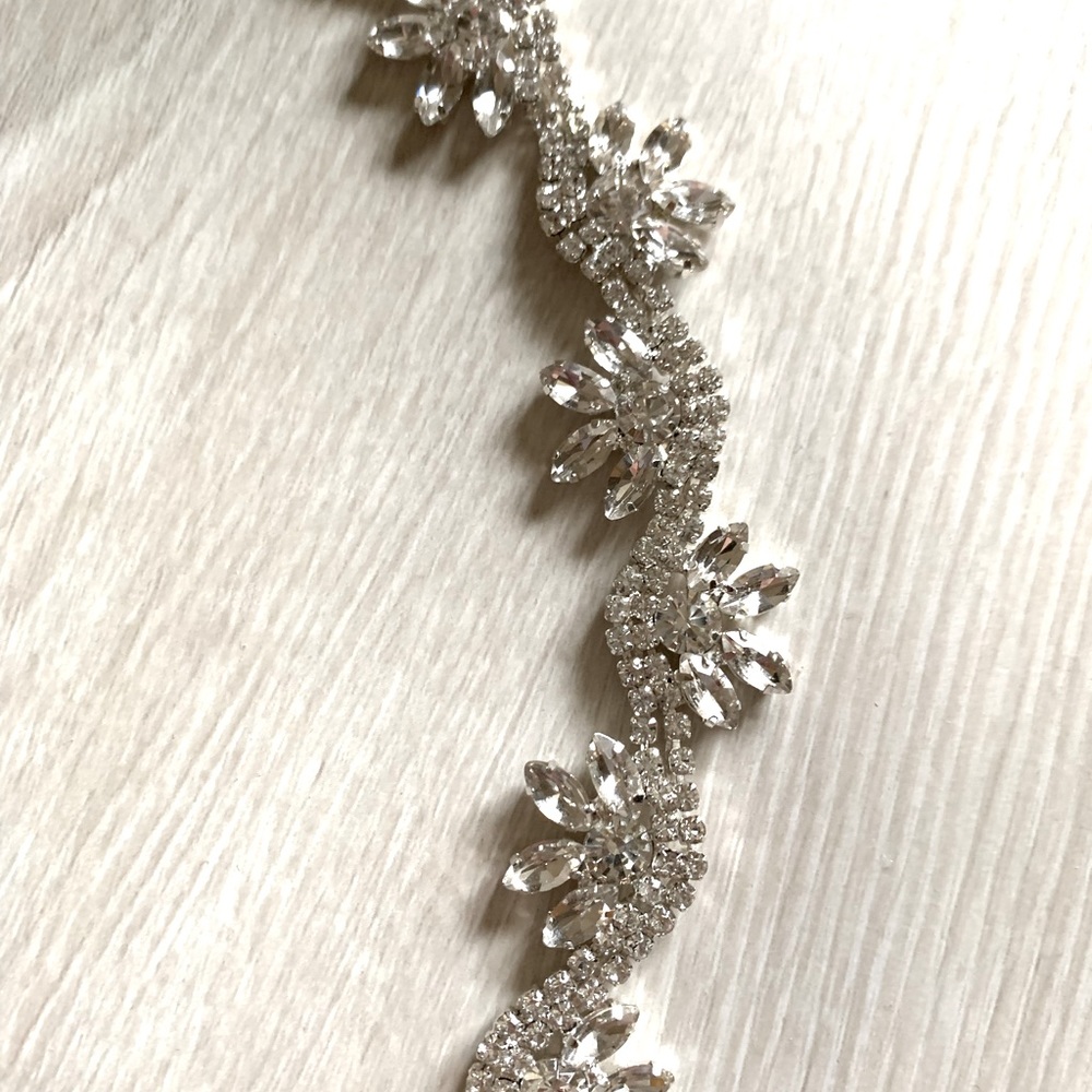 NWT David’s Bridal Wavy Crystal Hair Accessory Headband